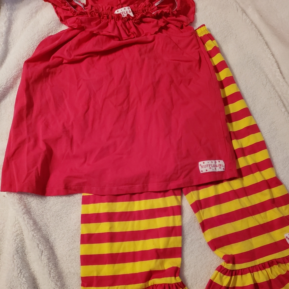 Ruffle Girl 2 piece outfit. Size 12